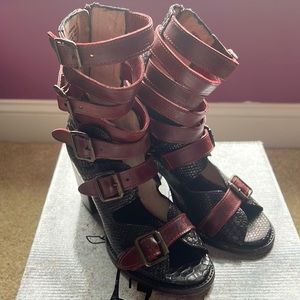 FB, BOND, in CUSTOM BLACK & WINE, croco, size 8